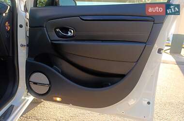 Минивэн Renault Grand Scenic 2016 в 