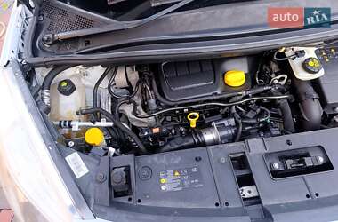 Минивэн Renault Grand Scenic 2016 в 