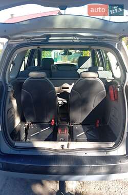 Минивэн Renault Grand Scenic 2005 в 