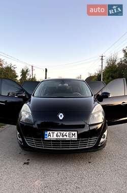 Минивэн Renault Grand Scenic 2010 в 