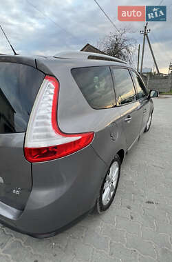 Минивэн Renault Grand Scenic 2013 в 