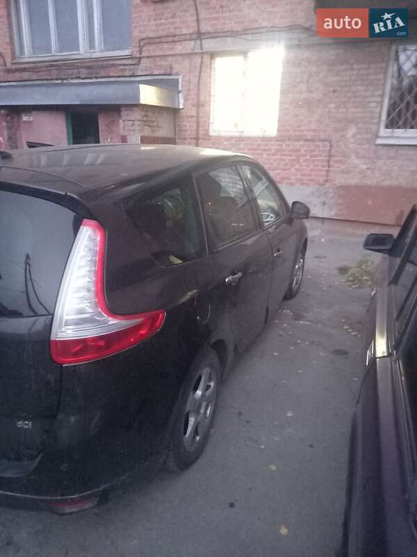 Минивэн Renault Grand Scenic 2010 в Сумах