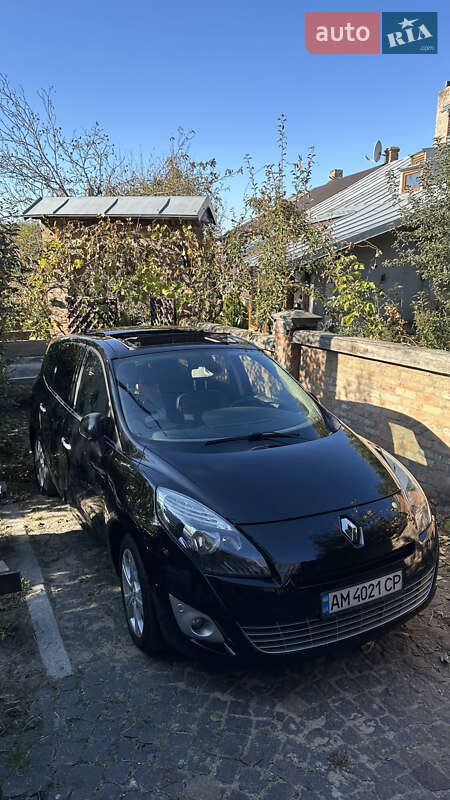 Renault Grand Scenic 2012