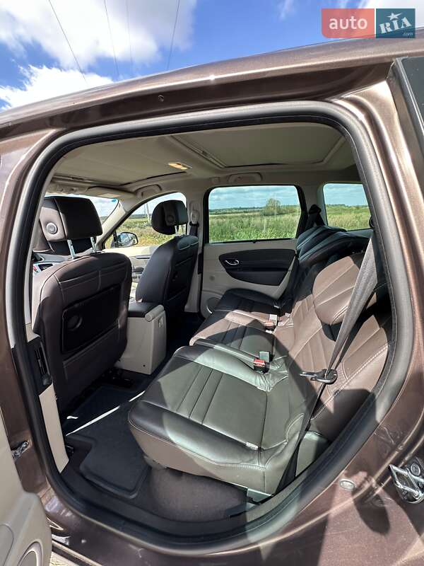Минивэн Renault Grand Scenic 2010 в Демидовке