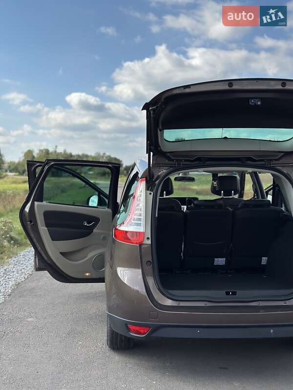 Минивэн Renault Grand Scenic 2010 в Демидовке