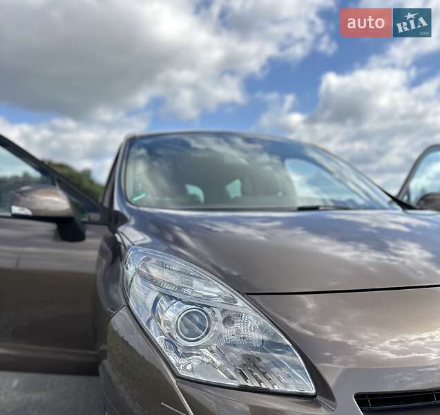 Минивэн Renault Grand Scenic 2010 в Демидовке