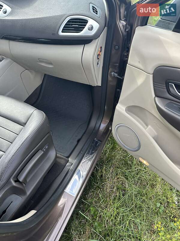 Минивэн Renault Grand Scenic 2010 в Демидовке