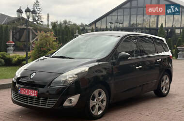 Минивэн Renault Grand Scenic 2011 в 