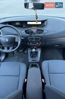 Минивэн Renault Grand Scenic 2009 в 