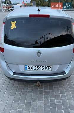 Минивэн Renault Grand Scenic 2009 в 