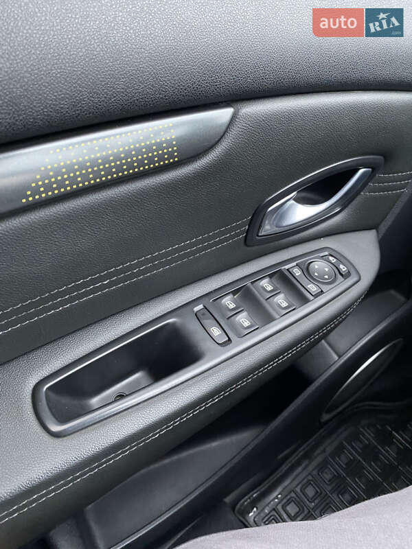 Минивэн Renault Grand Scenic 2009 в Сумах