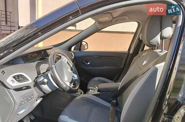 Минивэн Renault Grand Scenic 2012 в 