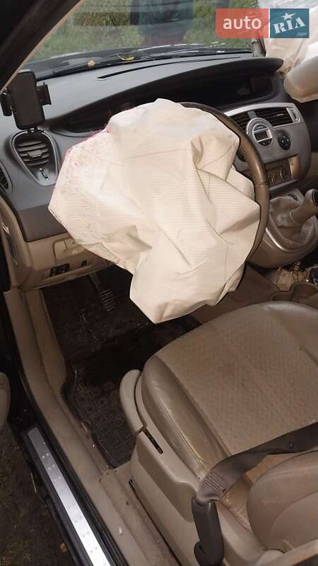 Минивэн Renault Grand Scenic 2004 в Сколе фото 3 Минивэн Renault Grand Scenic 2004 в Сколе