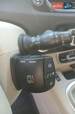 Минивэн Renault Grand Scenic 2012 в 
