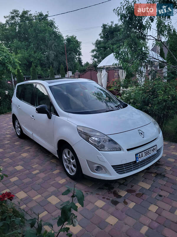 Renault Grand Scenic 2011