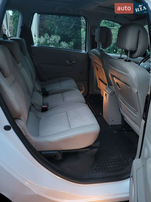 Мінівен Renault Grand Scenic 2011 в Петропавлівській Борщагівці