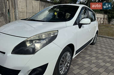 Минивэн Renault Grand Scenic 2009 в 