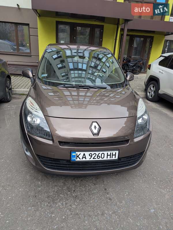 Renault Grand Scenic 2011