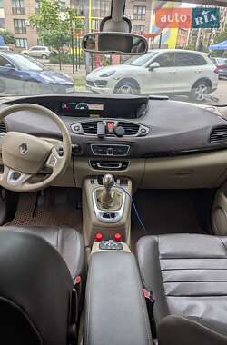Минивэн Renault Grand Scenic 2011 в 