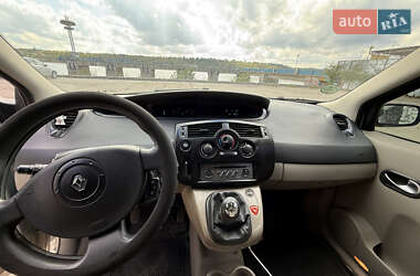 Мінівен Renault Grand Scenic 2004 в  фото 4 Мінівен Renault Grand Scenic 2004 в