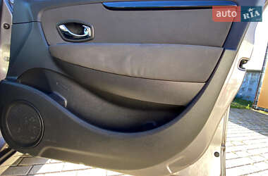 Минивэн Renault Grand Scenic 2013 в 