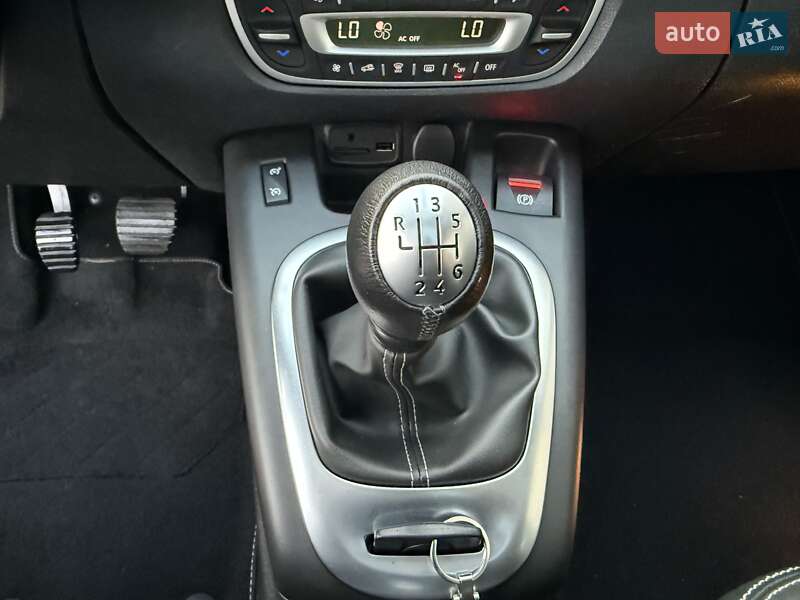 Мінівен Renault Grand Scenic 2015 в Стрию