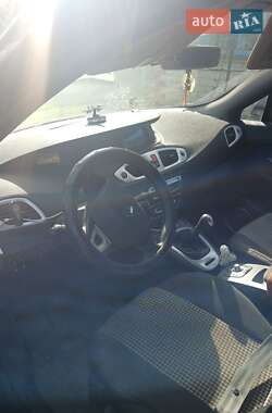 Минивэн Renault Grand Scenic 2010 в 