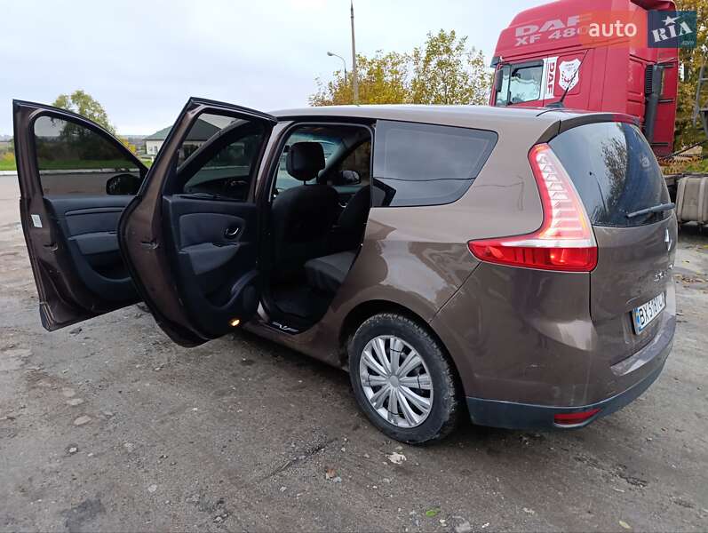 Минивэн Renault Grand Scenic 2010 в Теофиполе