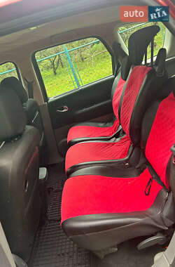 Минивэн Renault Grand Scenic 2004 в  фото 5 Минивэн Renault Grand Scenic 2004 в