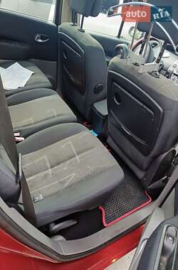 Минивэн Renault Grand Scenic 2005 в 