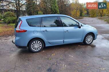 Минивэн Renault Grand Scenic 2011 в 