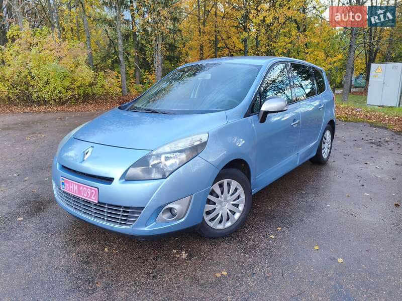 Минивэн Renault Grand Scenic 2011 в 