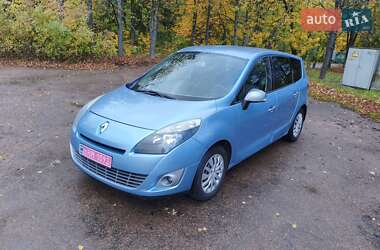Минивэн Renault Grand Scenic 2011 в 
