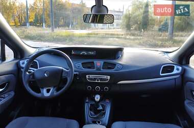 Минивэн Renault Grand Scenic 2011 в 