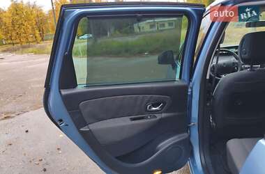 Минивэн Renault Grand Scenic 2011 в 