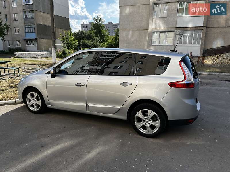 Renault Grand Scenic 2011