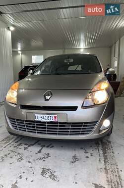 Мінівен Renault Grand Scenic 2011 в 