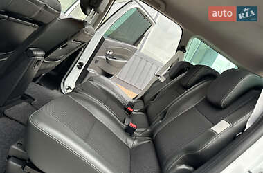 Минивэн Renault Grand Scenic 2012 в 