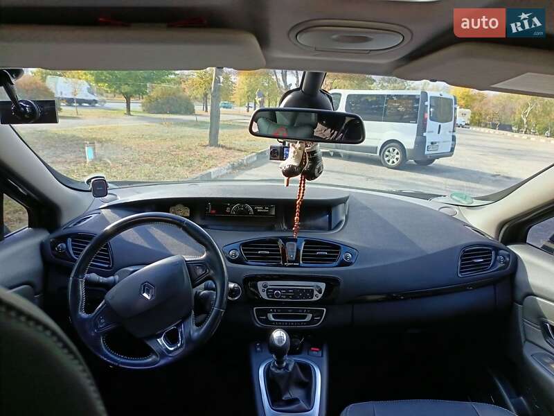 Мінівен Renault Grand Scenic 2013 в Запоріжжі фото 32 Мінівен Renault Grand Scenic 2013 в Запоріжжі