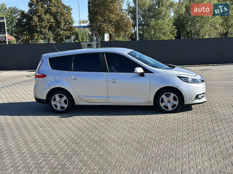Renault Grand Scenic 2013