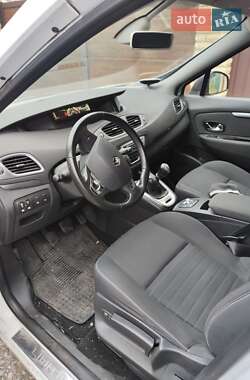 Минивэн Renault Grand Scenic 2015 в 