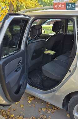 Минивэн Renault Grand Scenic 2012 в 