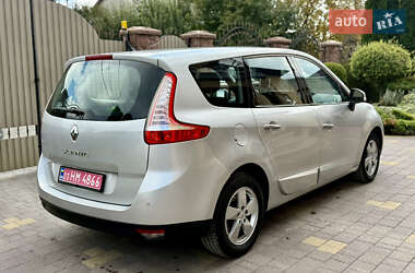 Минивэн Renault Grand Scenic 2010 в 