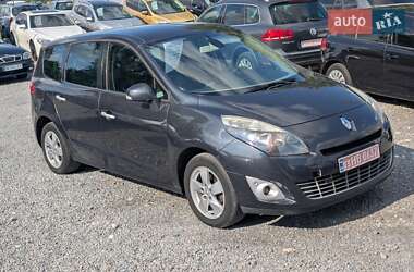Минивэн Renault Grand Scenic 2011 в 