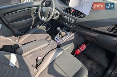 Минивэн Renault Grand Scenic 2011 в 