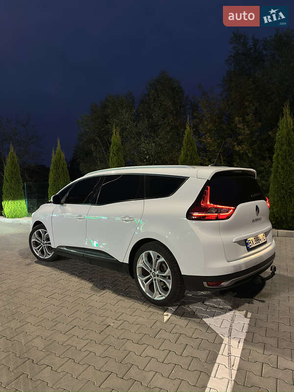 Минивэн Renault Grand Scenic 2017 в 