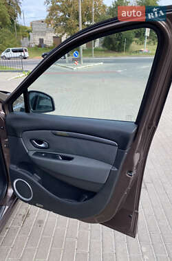 Минивэн Renault Grand Scenic 2010 в 