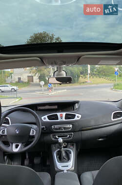Минивэн Renault Grand Scenic 2010 в 