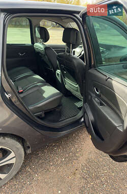 Минивэн Renault Grand Scenic 2011 в 