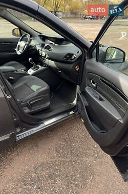 Минивэн Renault Grand Scenic 2011 в 
